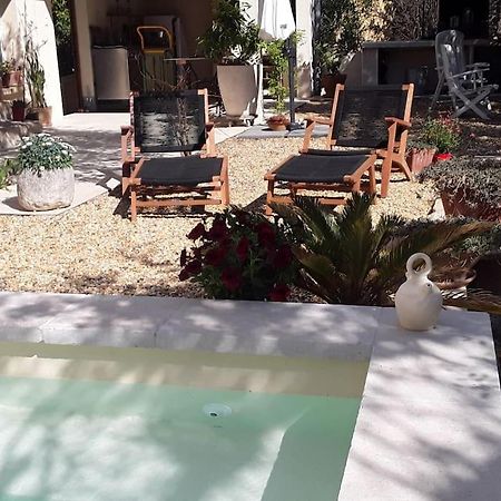 Aujargues La Suite De Garlone מראה חיצוני תמונה