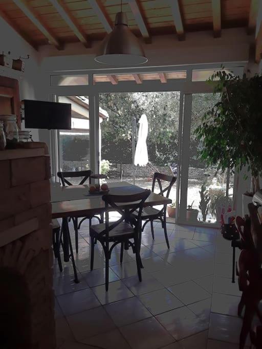Aujargues La Suite De Garlone מראה חיצוני תמונה